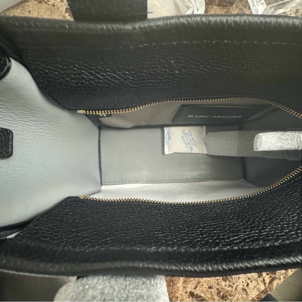The Small Tote Leather Bag - Picture 5 of 7